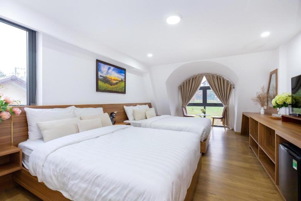 The Elegant Dalat Hotel Exterior photo