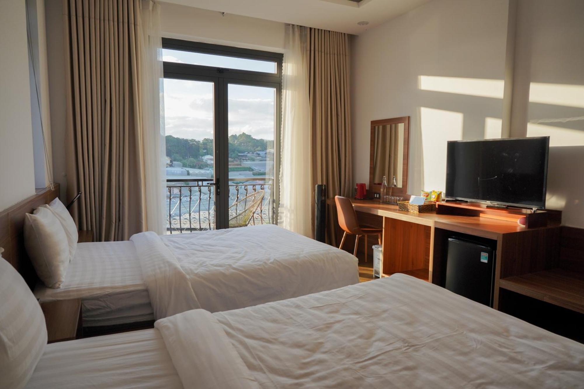 The Elegant Dalat Hotel Exterior photo