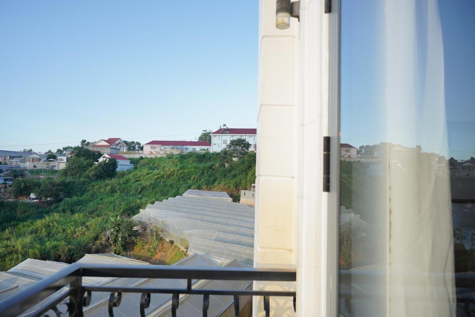 The Elegant Dalat Hotel Exterior photo