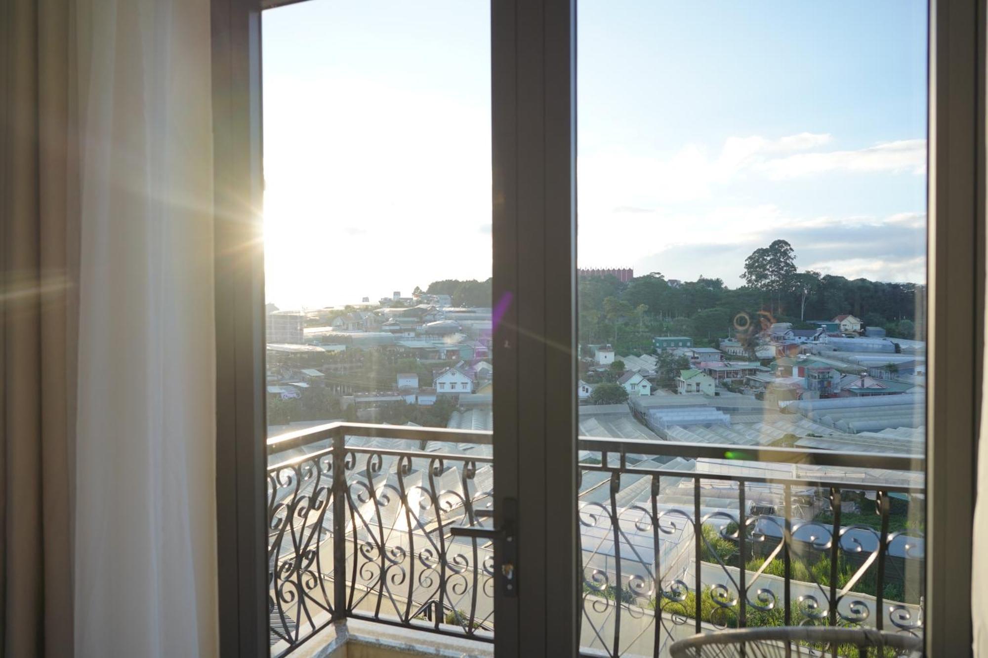 The Elegant Dalat Hotel Exterior photo