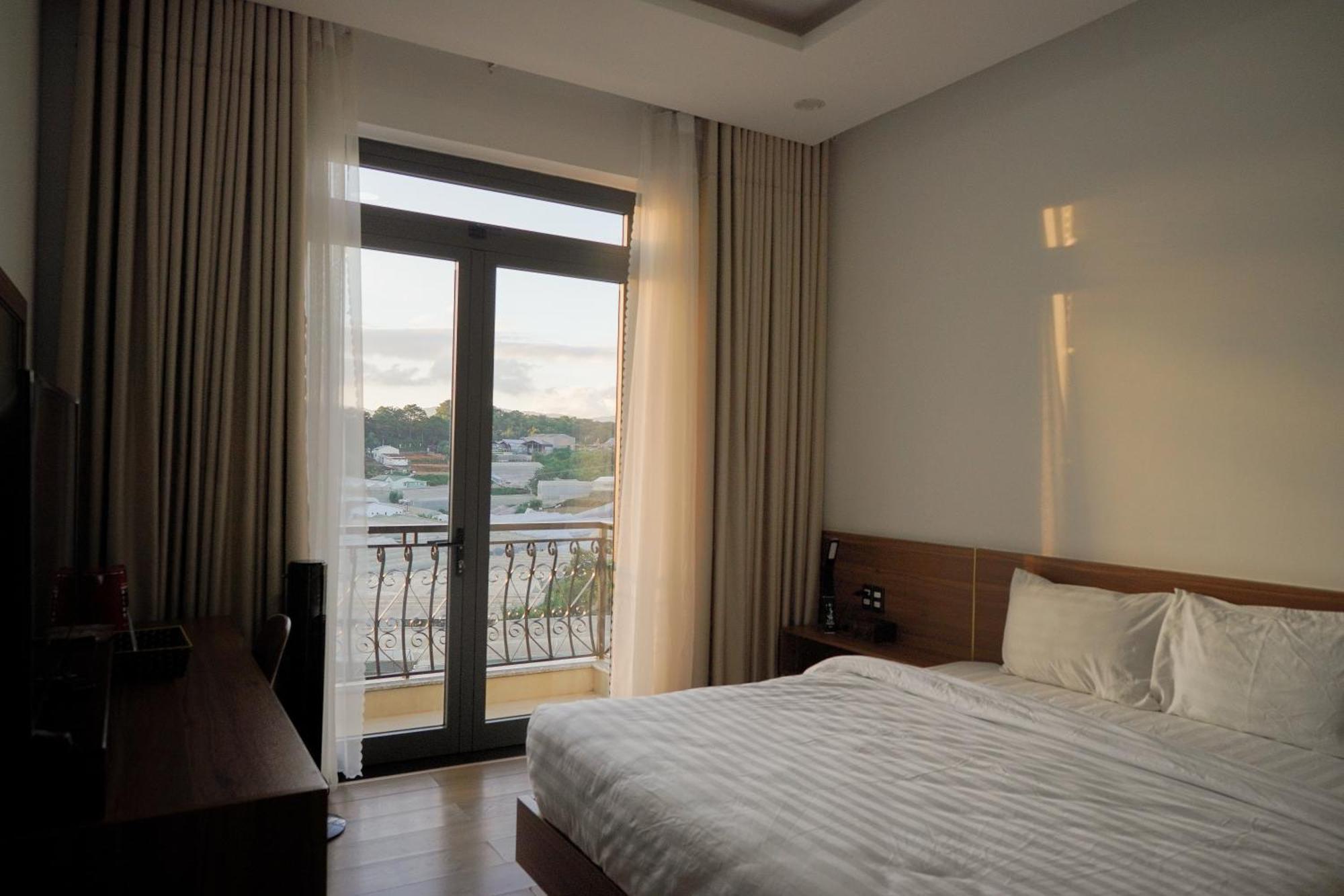 The Elegant Dalat Hotel Exterior photo