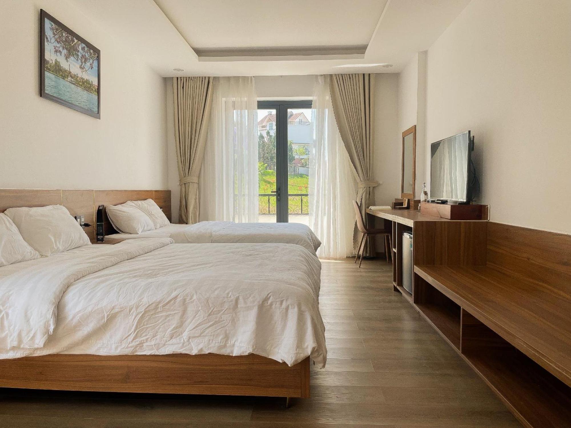 The Elegant Dalat Hotel Exterior photo