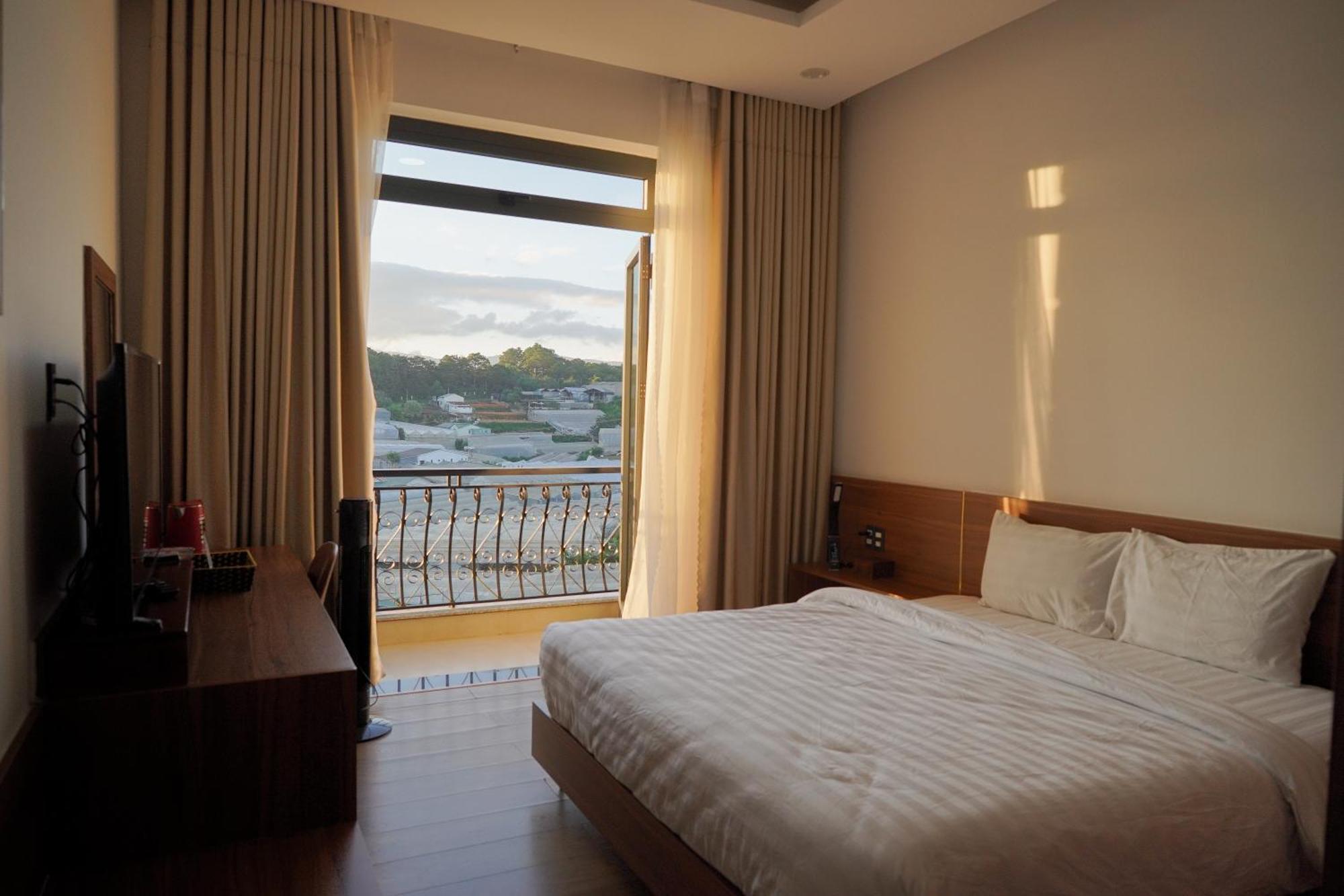The Elegant Dalat Hotel Exterior photo