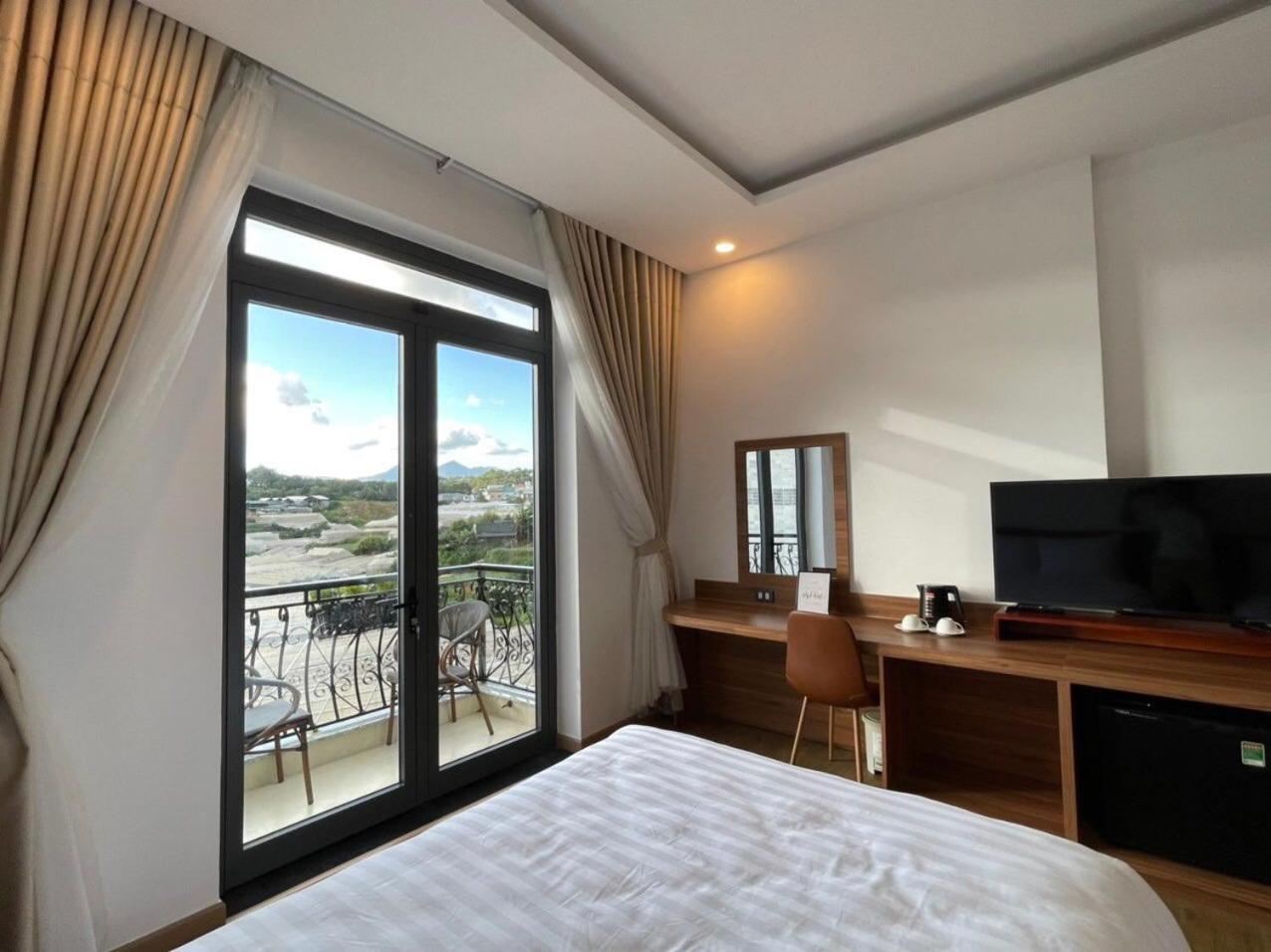 The Elegant Dalat Hotel Exterior photo