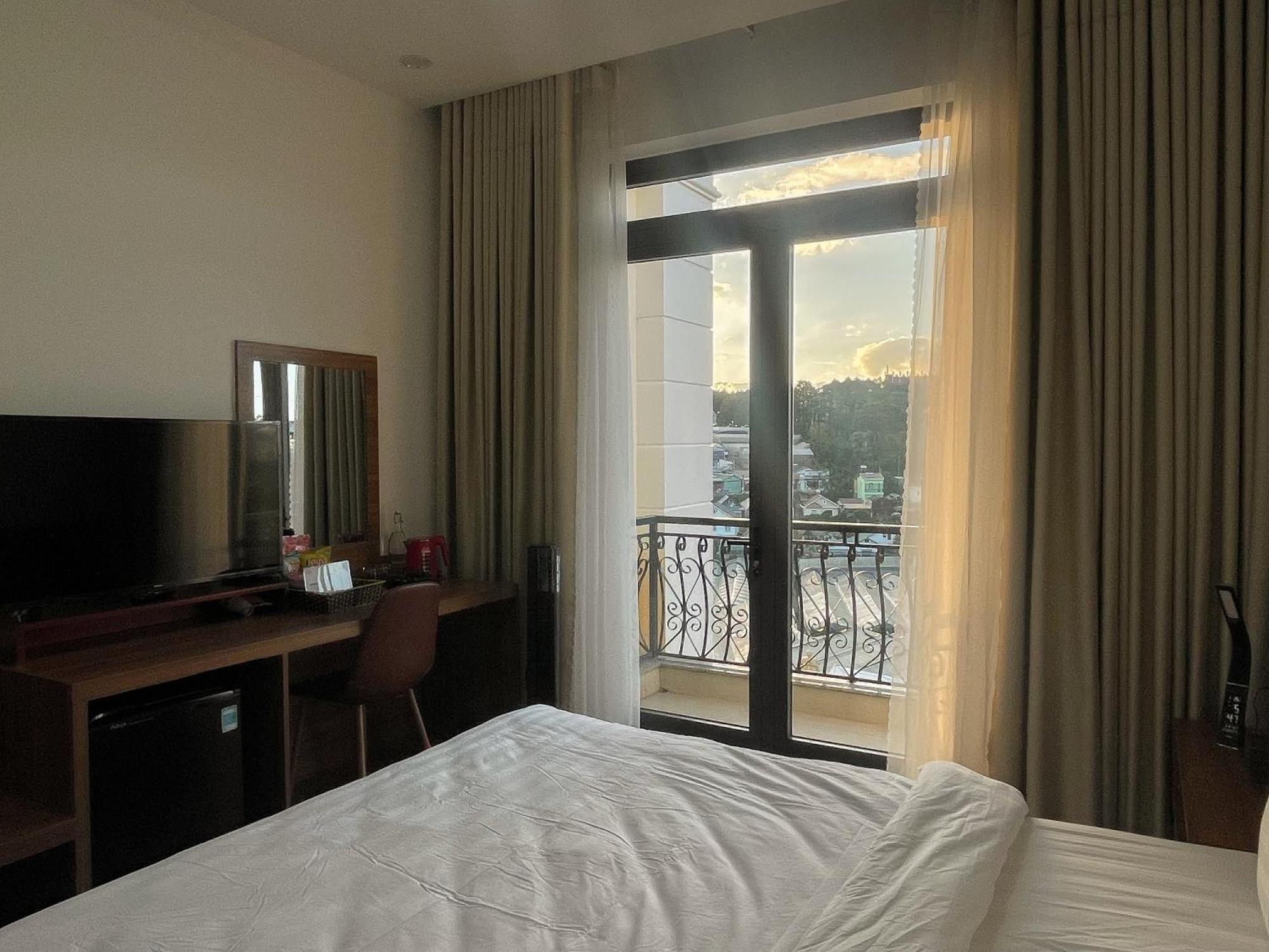 The Elegant Dalat Hotel Exterior photo